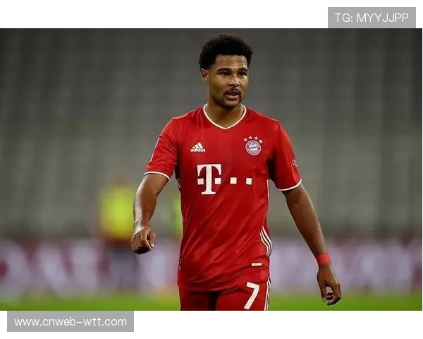 拜仁本赛季开局强势 格纳布里盛赞教练组卓越工作